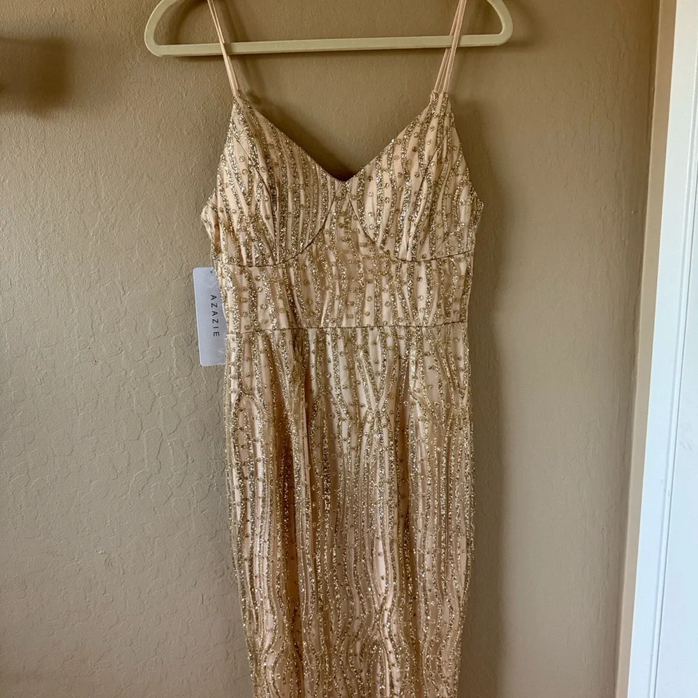 Azazie Women’s Missord Zip back godet hem Glittery Gold/Nude Long Dress Medium - Picture 15 of 17